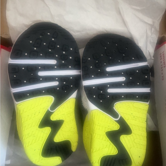 NIKE AIR MAX EXCEE 5C - Picture 8 of 9